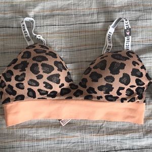 Victoria’s Secret Wireless push up/sports bra- NEW